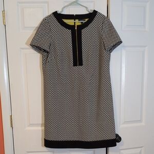 Tahari Arthur S Levin Short Sleeve Black and White Patterned Dress